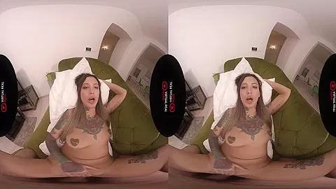 Delivering pleasure - VirtualRealPorn