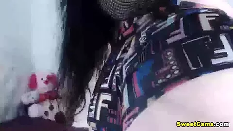 Busty Babe Loves to Fuck her Tight Pussy