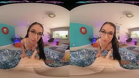 VRALLURE Alex Wants To Try New Things