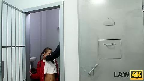 LAW4k. Lovely model decides to make money on dru but fails