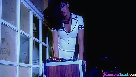 BDSM glamour les fingering squirting gf after toying pussy