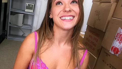 Pussy Looks Great From the Back!