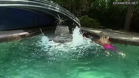 Hot Pornstar - Sexy Girls Eating Pussy By The Pool