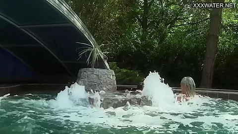 Hot Pornstar - Sexy Girls Eating Pussy By The Pool
