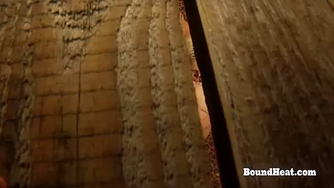 Big Ass Lesbian Slave Peeking And Orgasming Hard