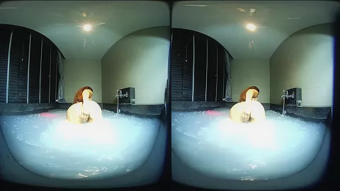 Wet And Sexy In A Bathtub - VRPussyVision
