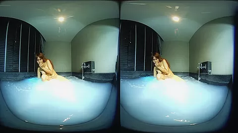 Wet And Sexy In A Bathtub - VRPussyVision