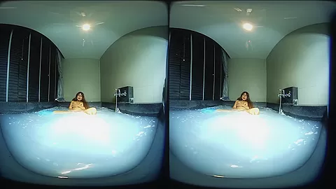 Wet And Sexy In A Bathtub - VRPussyVision