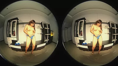 Masturbation And Deep Fingering In Bald Pussy - VRPussyVision