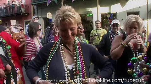 SpringBreakLife Video: Daytime Flashers