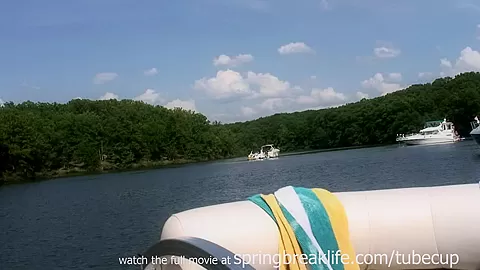 SpringBreakLife Video: 4 Girls On A Small Boat