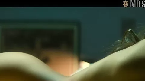 Battle of the Babes: Halle Berry vs. Rosario Dawson - Mr.Skin