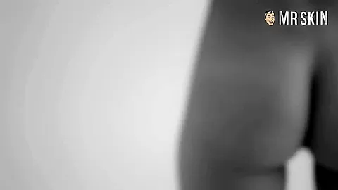 Cruise Into Full Frontal With Emily Ratajkowski - Mr.Skin