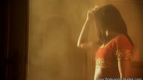 Dancing Indian MILF Sweetie