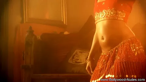 Dancing Indian MILF Sweetie