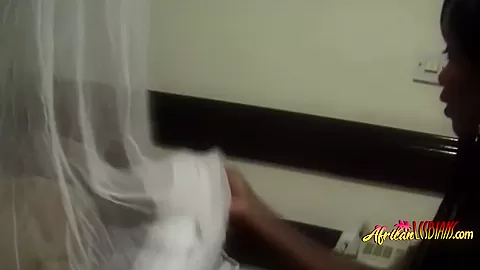 Curvy ebony chicks like to stuff pussy wildly