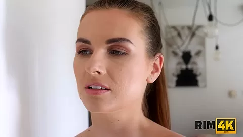 RIM4K. Muscled guy receives awesome rimjob from his cute girlfriend for the first time