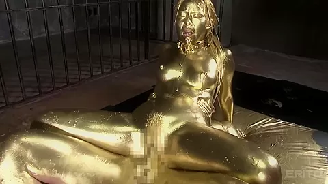 Chained And Fuck In Gold - CosplayInJapan