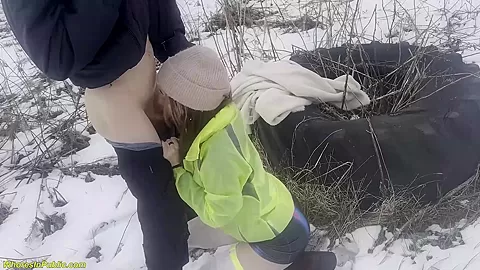 my girlfriend gets deep fucked in public