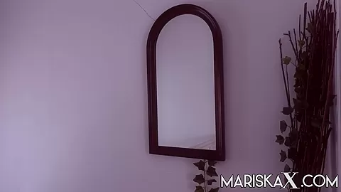 Maxime Meets A Cougar - MariskaX