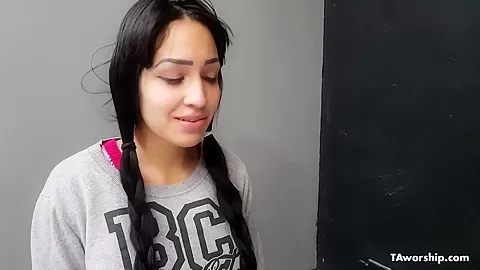 Deepthroat with my feet - Taworship