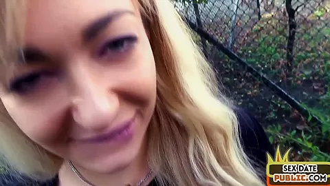 Picked up bimbo gets nailed after being hooked up