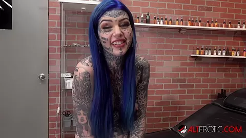 Australian beauty Amber Luke gets a new nose tattoo