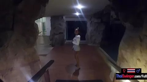 Thai teen 18+ girlfriend gives her boyfriend an amazing handjob once back