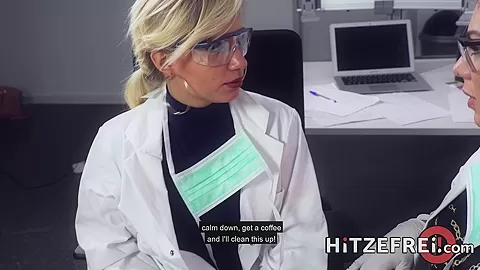 Red Super Dildo For Doctor Blow&rsquo;s Birthday - Hitzefrei