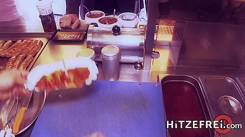 King Of Curry-sausages - With Or Without Intestines? - Hitzefrei