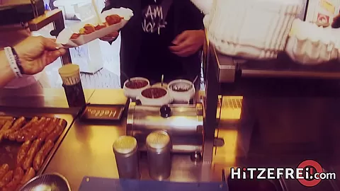 King Of Curry-sausages - With Or Without Intestines? - Hitzefrei