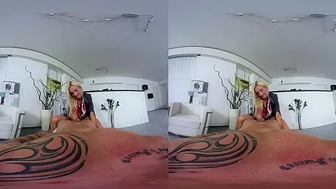 Daisy in Hottie Works Over A Dude - TMWVRNet