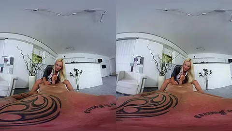 Daisy in Hottie Works Over A Dude - TMWVRNet