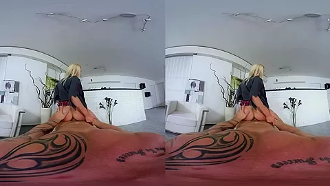 Daisy in Hottie Works Over A Dude - TMWVRNet
