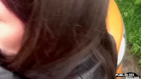 Euro babe publicly fingered before outdoor sex