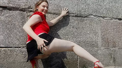 Lea in Cock Stretches Her Ass - NoBoring
