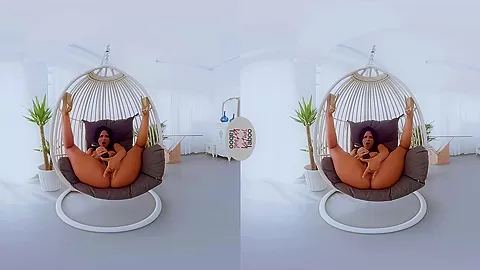 Claudia's Big Booty Call