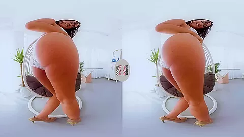 Claudia's Big Booty Call