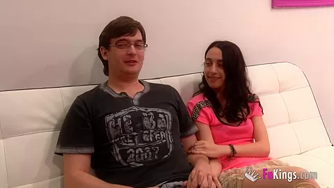 He sells his girlfriend to none other than Jordi!!