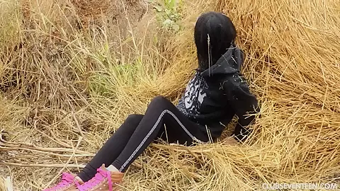 Brunette teen 18+ Gabriela toy pussy outdoors