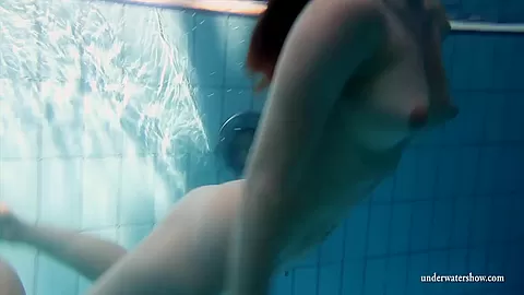 UnderwaterShow Video: Mia