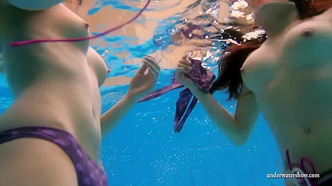 UnderwaterShow Video: Katka and Kristy