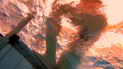 UnderwaterShow Video: Kristy