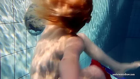 UnderwaterShow Video: Lucie