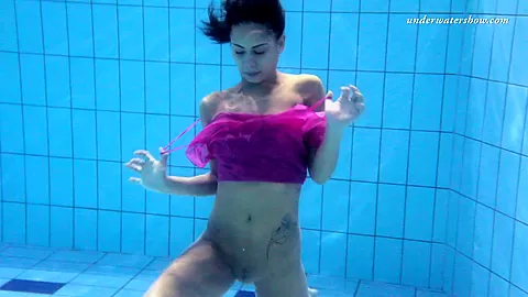 UnderwaterShow Video: Zlata Oduvanchik