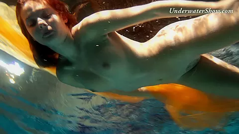 UnderwaterShow Video: Edwige