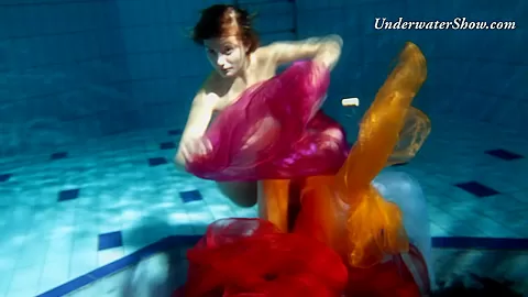 UnderwaterShow Video: Edwige