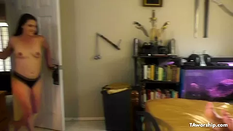 The Saleswoman meets the Foot Lover - Taworship