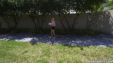 Kenzie's cake - BangBus
