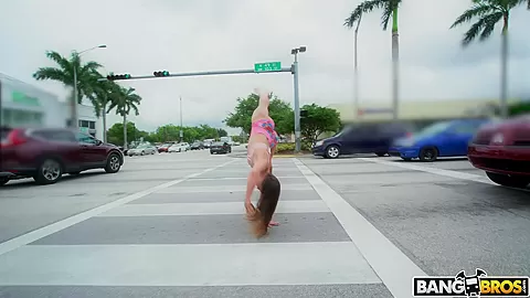 Kelsie Monroe's ASS is Back - AssParade